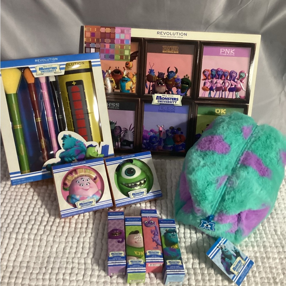 Revolution Disney Pixar Monsters University Makeup Set Bag Lips Powders & More - Picture 14 of 14